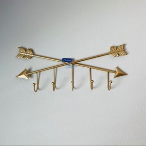 Arrow wall hook hanger